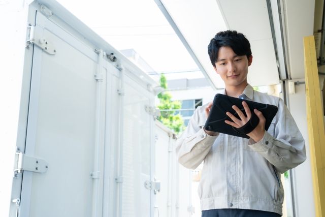 工場と人
