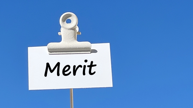 MERITと書かれたメモ